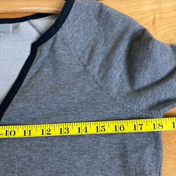 Athleta Gray Black Workout Athletic Top Long Sleeve Size XXS Draw String Comfy - Picture 4 of 6